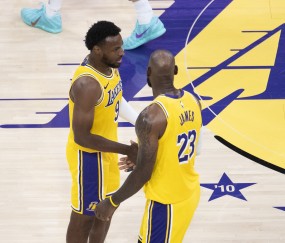 开云-韦德：与布朗尼同场征战季后赛是詹姆斯生涯最美妙的时刻